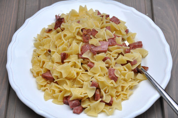 Schinkenfleckerl