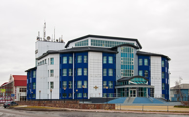 Офисное здание нефтедобывающей компании.