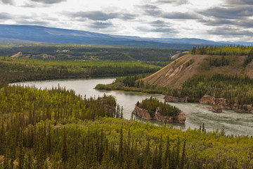 Fototapeta na wymiar Five Finger Rapids z Yukon River Yukon T Kanadzie
