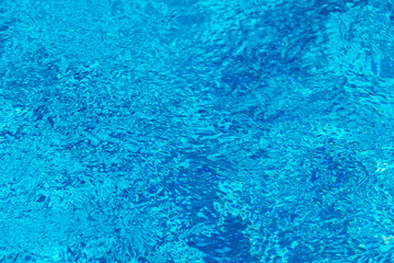 Wasseroberfläche in einem Pool