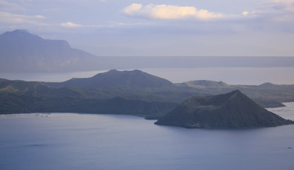 taal volcano carter lake tagaytay philippines