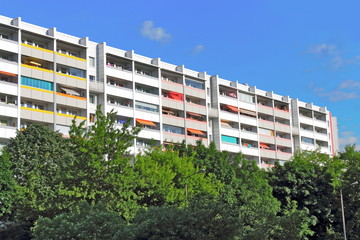 Plattenbau im Grünen