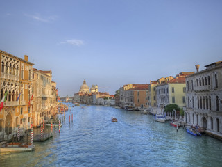 Fototapeta na wymiar Typowy kanał w Wenecja, Włochy