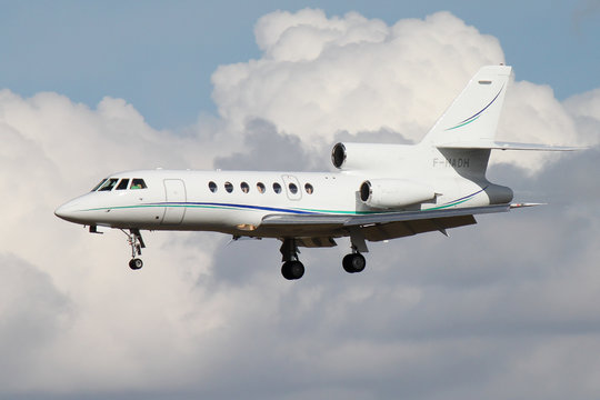 Dassault Falcon 50