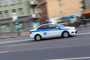 Fototapeta na wymiar Rosyjski samochód policyjny
