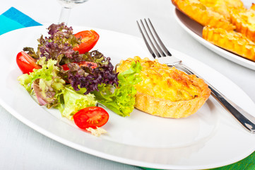 Mini quiche with salad