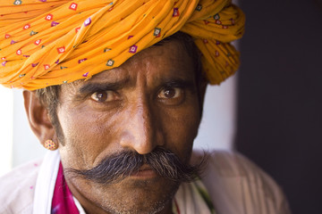colorful traditional costume, Jodhpur, Rajasthan, rural India