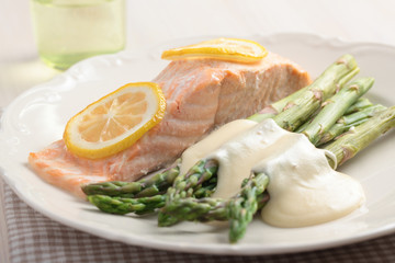 Salmon with asparagus