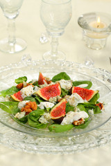 Figs salad with spinach, cheese and walnut
