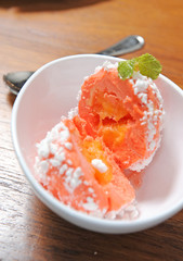 strawberry ice cream