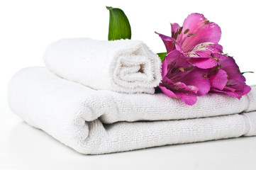 Fototapeta na wymiar zasoby dla spa, białym ręcznikiem i kwiat