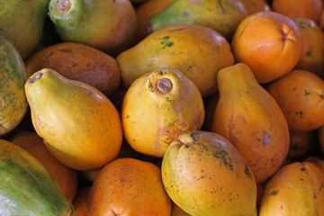 Reife Papayas vom Farmers Market in Hilo, Big island, Hawaii