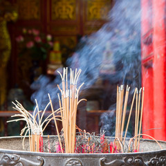 Incense furnace with smoking joss stick