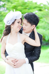 Newlyweds Couples kissing