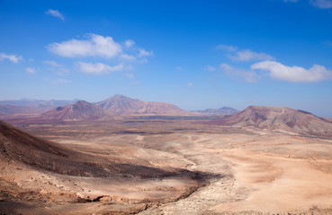 Fototapeta na wymiar Northern Fuerteventura, widok na zachód od Montana Roja (Czerwony mountai