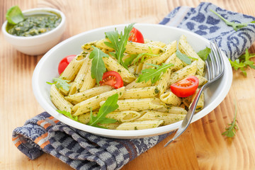 Tortiglioni mit Baslikum Pesto