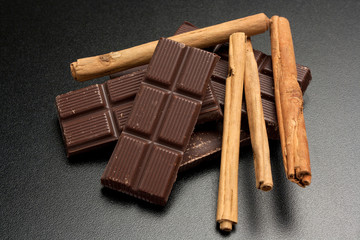 Cioccolato aromatizzato alla cannella