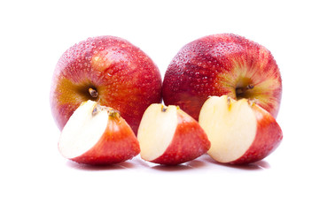 whole and sliced apples