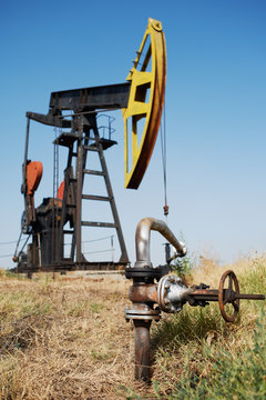 Oil pump and petrol pipe