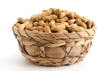 Erdnüsse im Korb