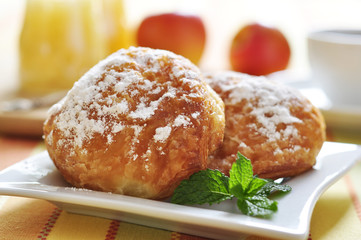 buns with apple stuffing