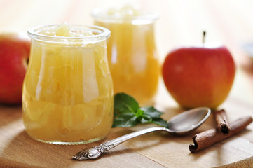 Apple jam with cinnamon
