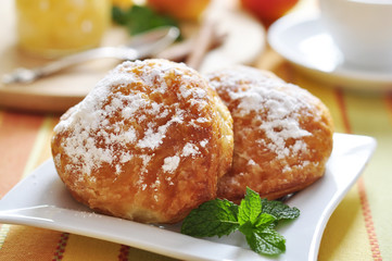 buns with apple stuffing