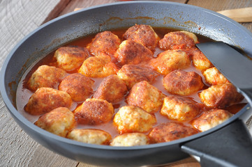 meatballs in tomato sauce 