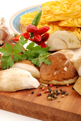 FETTUCCINE AI FUNGHI