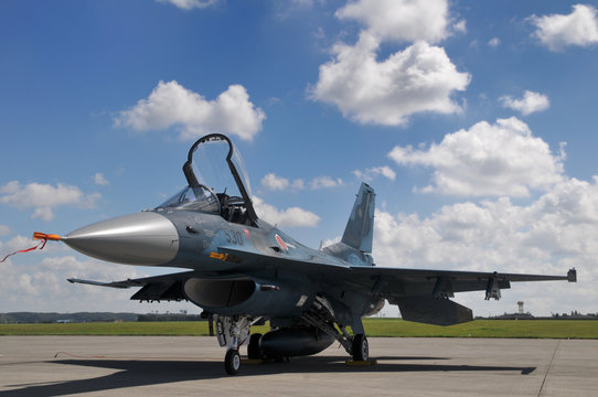 Ｆ2戦闘機