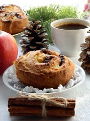 Cheese rolls stuffed with apples and chocolate