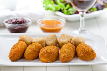 Cheese sticks with chutney