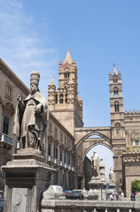 Fototapeta na wymiar Szczegóły katedry w Palermo