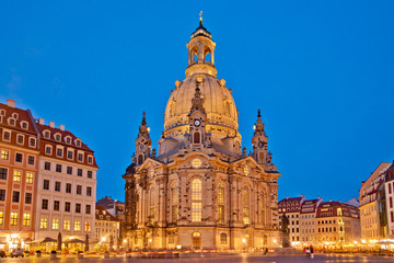 Fototapeta na wymiar Frauenkirche Drezno nocą