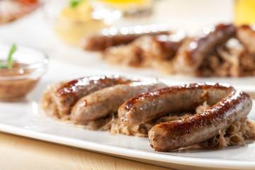 Nürnberger mit Sauerkraut