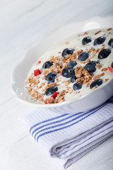 Müsli mit Joghurt