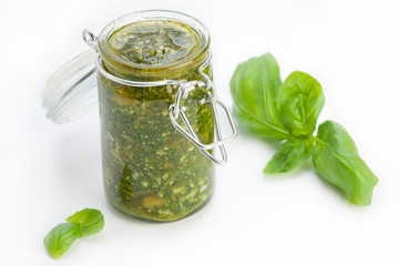 Basilikum Pesto