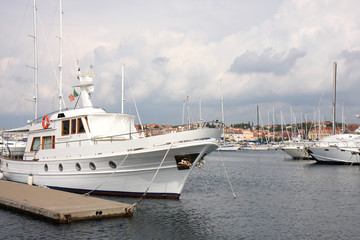 Fototapeta premium Launch at the mooring