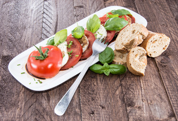 Tomato and Mozzarella Slices
