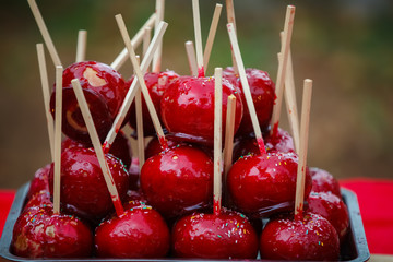 Apples in sugar icing toffee