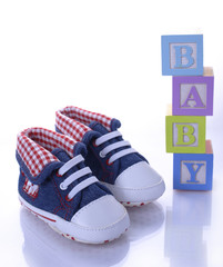 buty niemowlęcia - obrazy, fototapety, plakaty