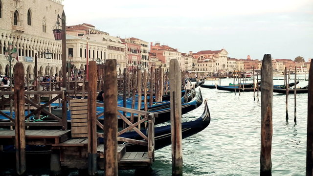 Gondolas in Venice, steadicam shot