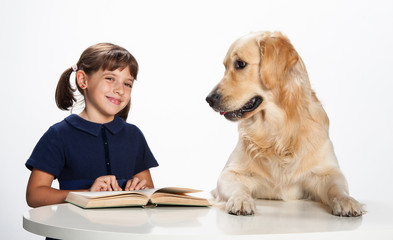 bimba e cane studiano