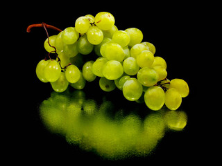 bunch of green grapes