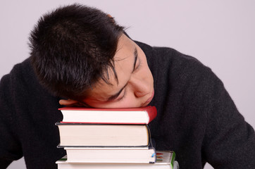 student mit büchern