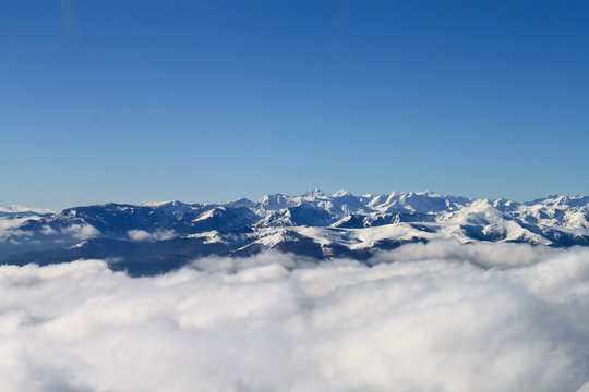 Les Pyr&eacute;n&eacute;es vues d'avion