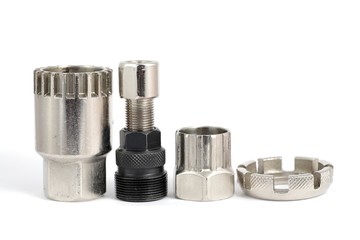 4 Bicycle special tools and extractors