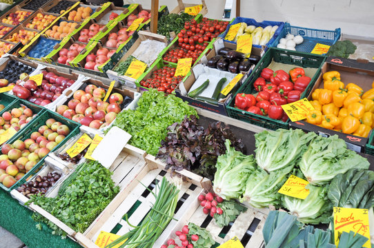 Obst und Gemüse auf einem Wochenmarkt