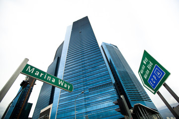 Naklejka premium Marina Bay skyscrapers business district in Singapore.