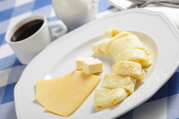 Breakfast with omelet roll